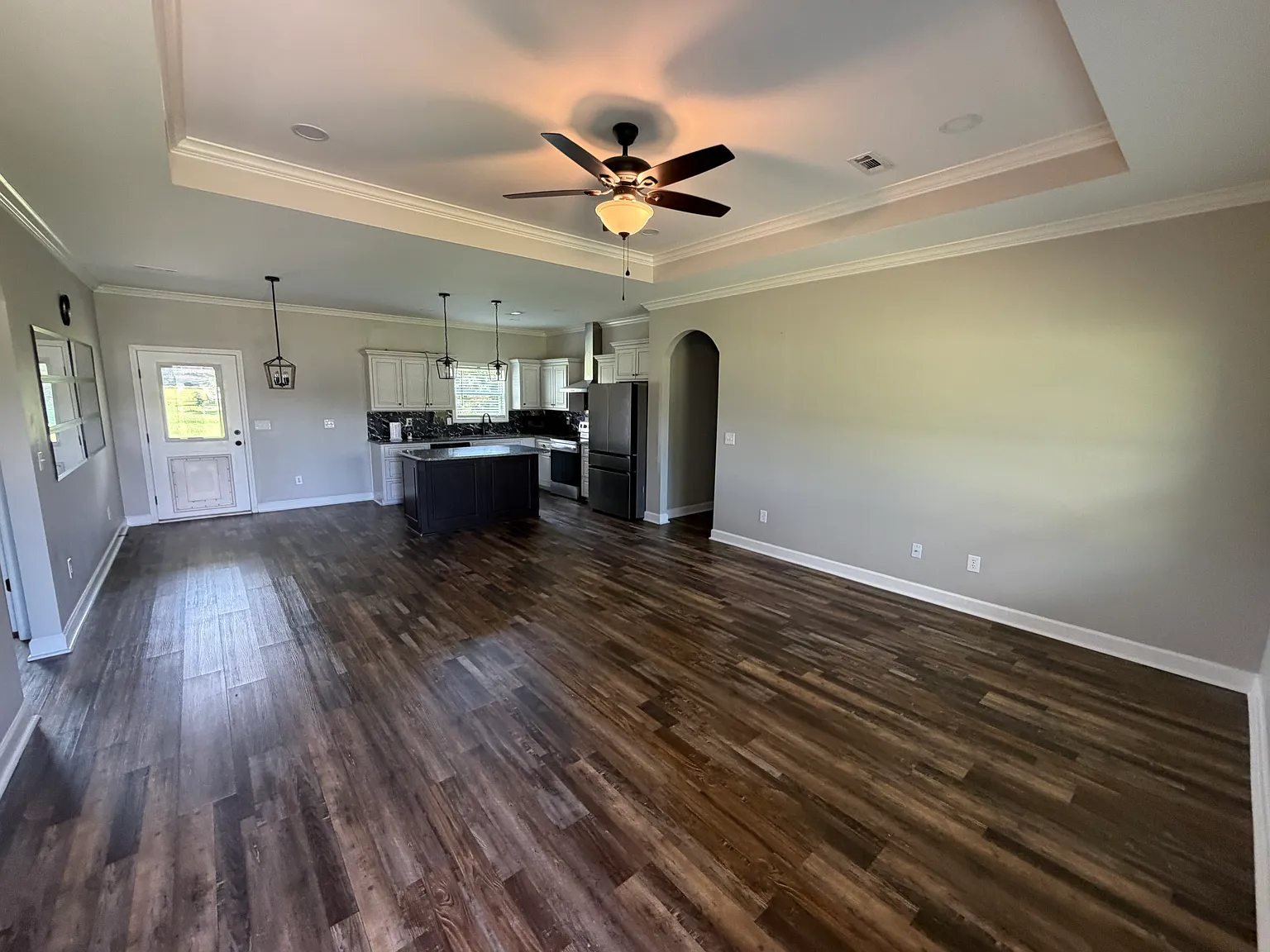 3 bed, 1498 sqft, $1,800 — Photo 2