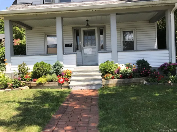 15 Maple Grove St, Great Neck, NY 11023