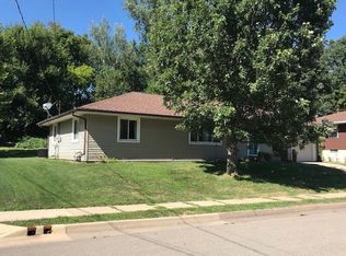 989 Tressa St, Dubuque, IA 52003