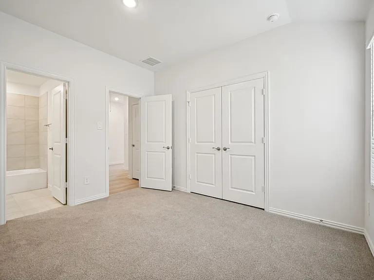 2231 Rannoch St — Photo 10