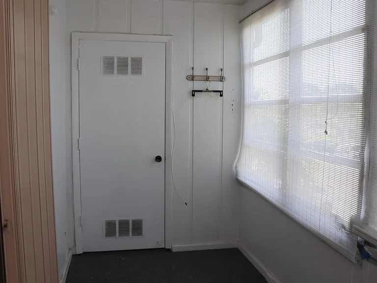 466 Capri Park #J — Photo 12