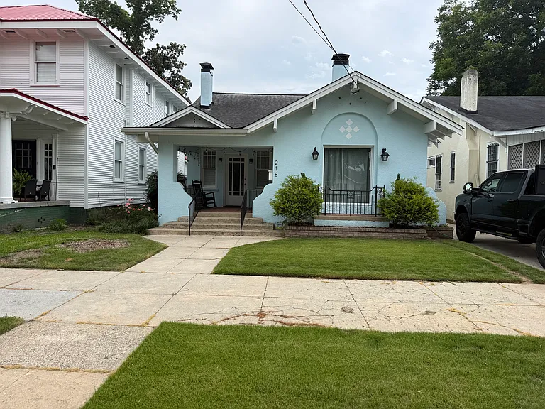 218 Broad St — Photo 2