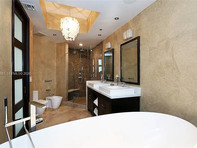 100 S Pointe Dr #601 — Photo 14