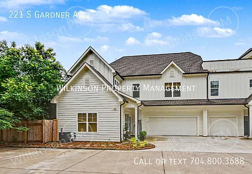221 Gardner Ave Photo 1
