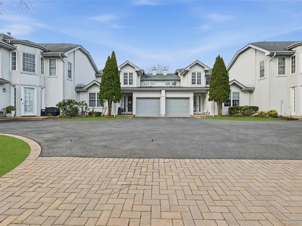 625 Madeira Boulevard, Melville, NY 11747