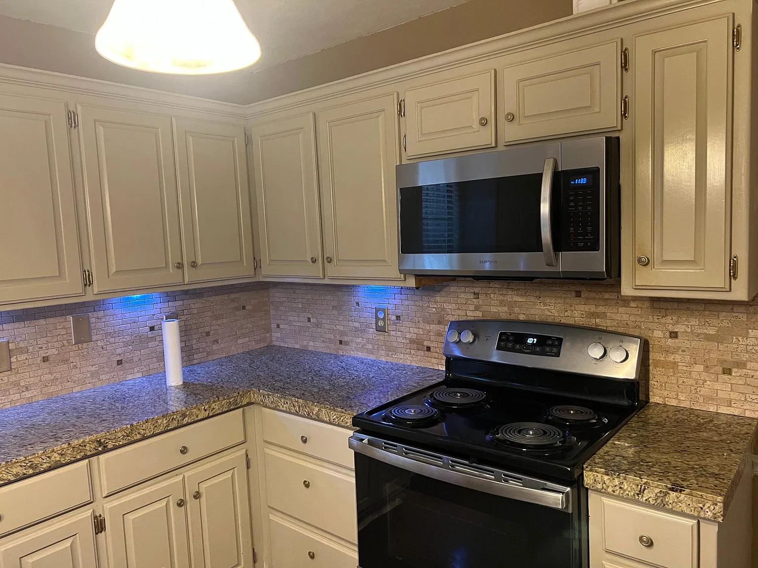 14411 Westbury Dr — Photo 4