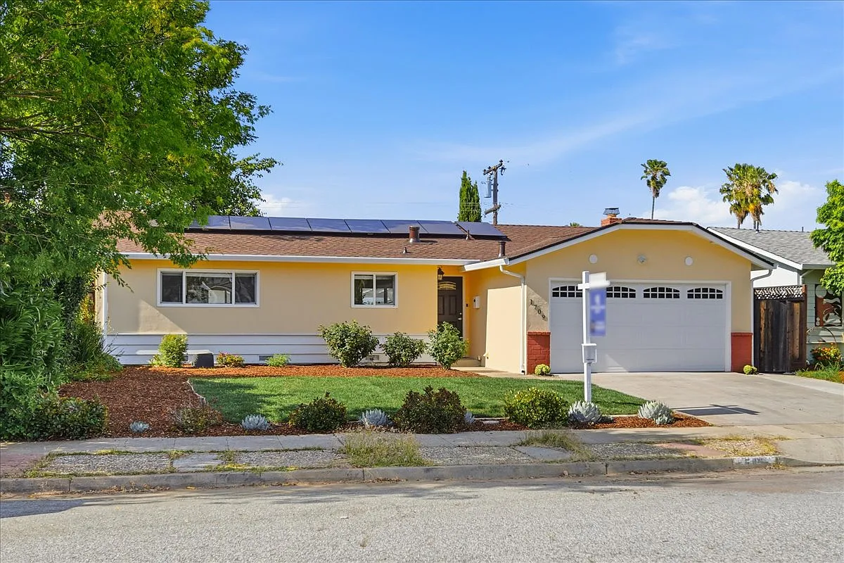 3 bed, 1210 sqft, $4,800 — Photo 1