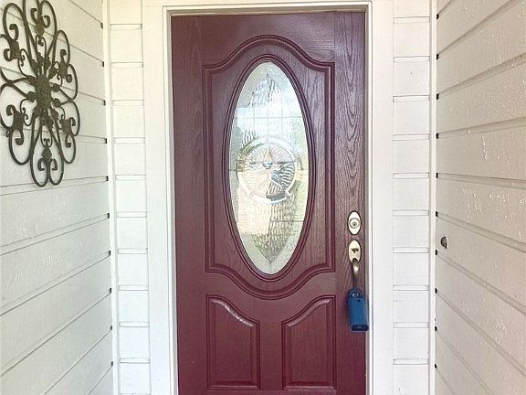 3rd image of 113 Belmoor Ln