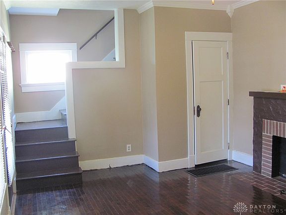 4th image of 144 E Parkwood Dr