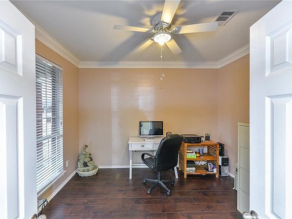 4th image of 2311 Merlin Dr