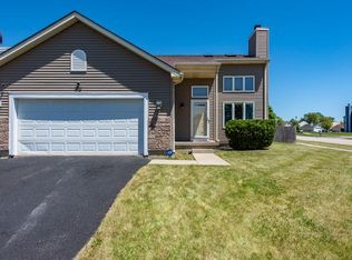 913 Countrywood Dr, Zion, IL 60099