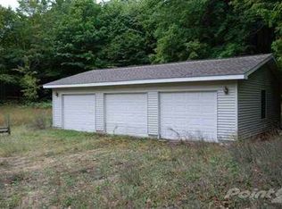 6784 S Maple City Rd, Maple City, MI 49664