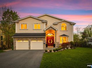 198 Lawson Pl, Paramus, NJ 07652