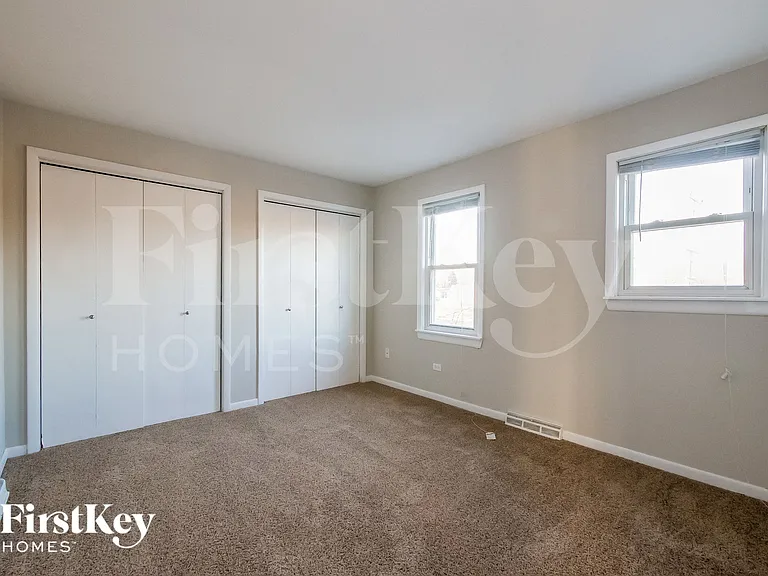 19 E 140th Ct — Photo 9