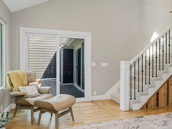 5th image of 226 NE Bayview Dr