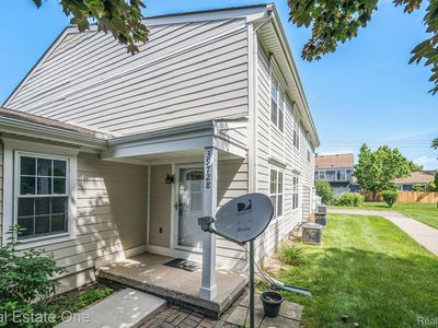 39728 Village Wood Cir, Novi, MI, 48375