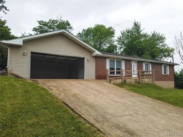 298 Nicholson Dr, Potosi, MO 63664