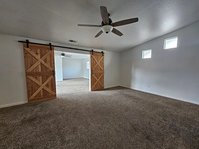 519 Rawe Peak Dr — Photo 2