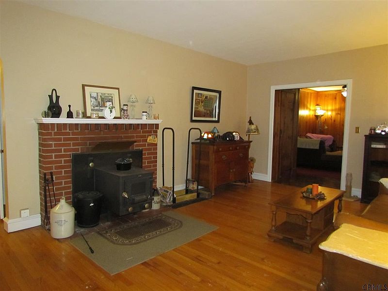 4th image of 1560 SPRING AV