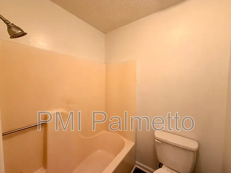33 Chestnut Ferry Rd #202 — Photo 20