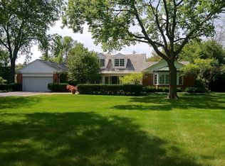 450 Whittier Ln, Northfield, IL 60093