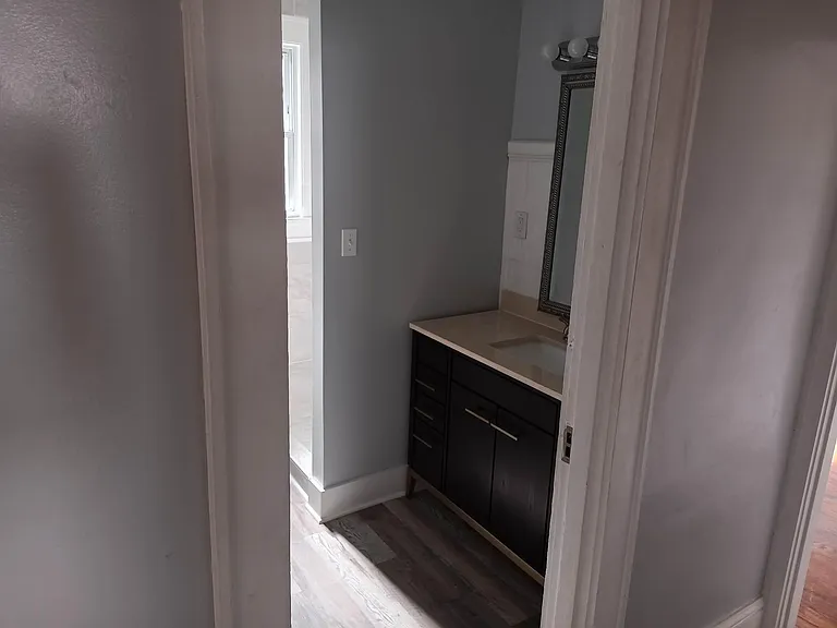 111 S Van Gilder St — Photo 9