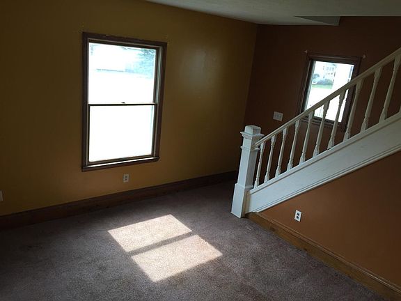 5th image of 217 W Summit St