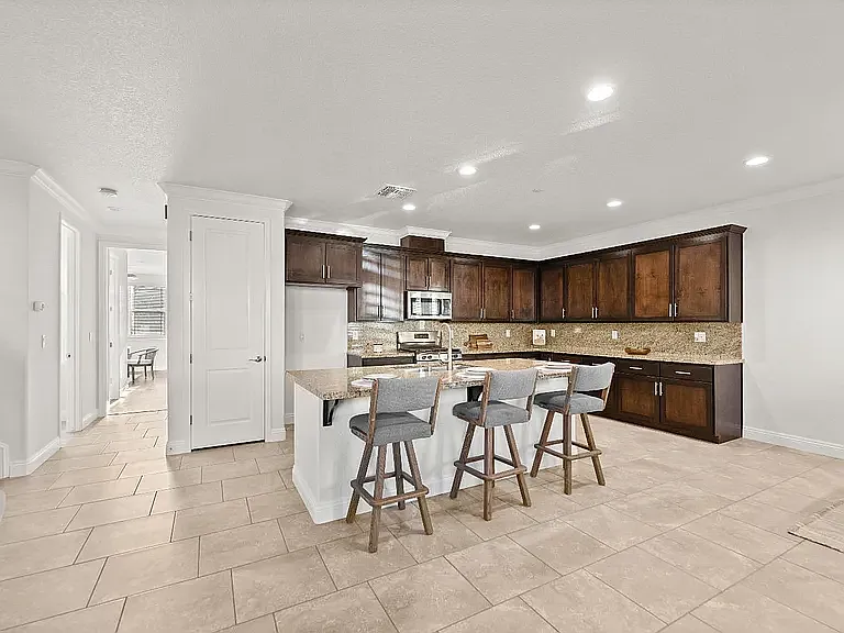 663 Addison Ln — Photo 36