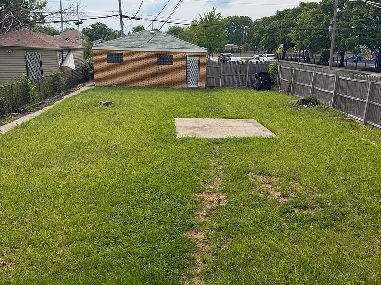 9400 S Wabash Ave — Photo 14