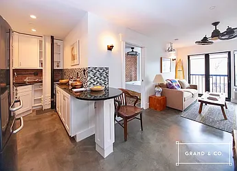 149 Wythe Avenue, #301