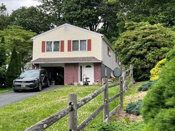 25 Kynor Ave, Stanhope, NJ 07874