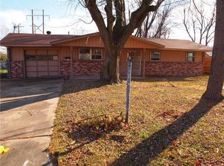 807 Hinshaw Dr, Springdale, AR 72762