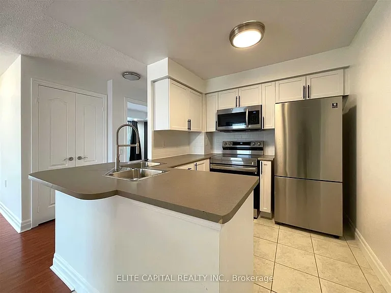 21 Hillcrest Ave #808 — Photo 2