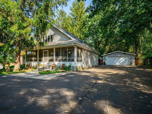 9649 Beaver Valley Rd, Belvidere, IL 61008