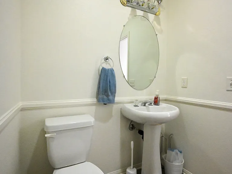 4208 Grandview Dr — Photo 31