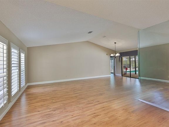 4th image of 508 Running Horse Rd