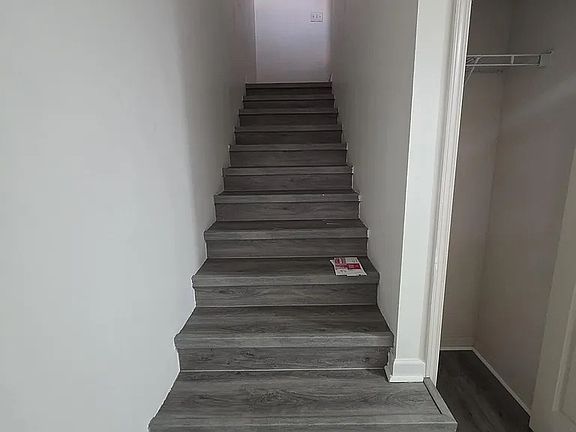 2nd image of 394 Hilton Rd #394