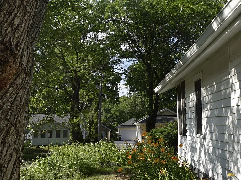 621 Cedar St — Photo 16