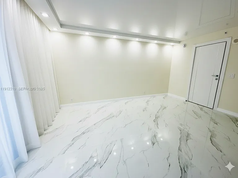 3500 Mystic Pointe Dr #1107 — Photo 5