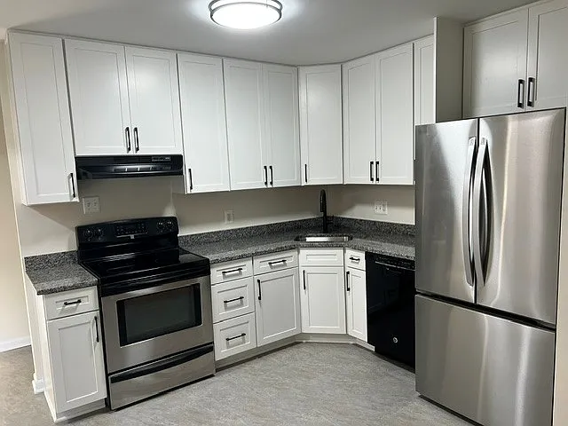 11208 Ashley Dr — Photo 3