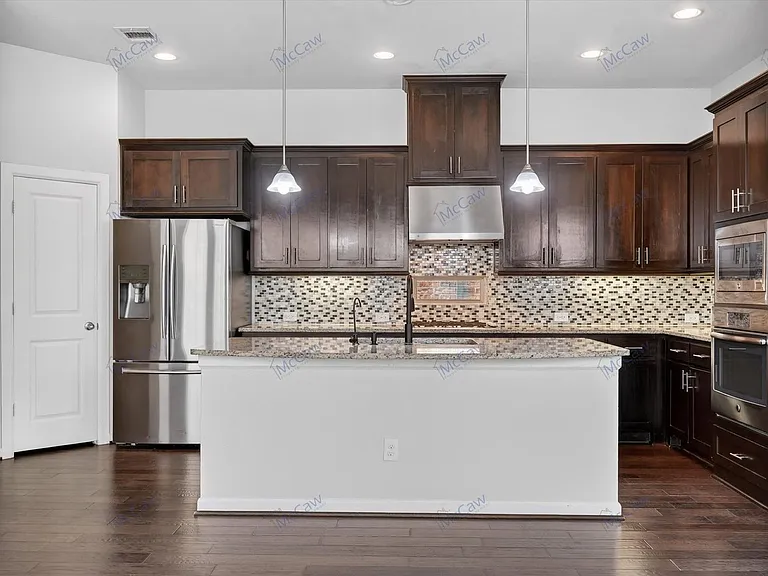 6607 Deleon St — Photo 4