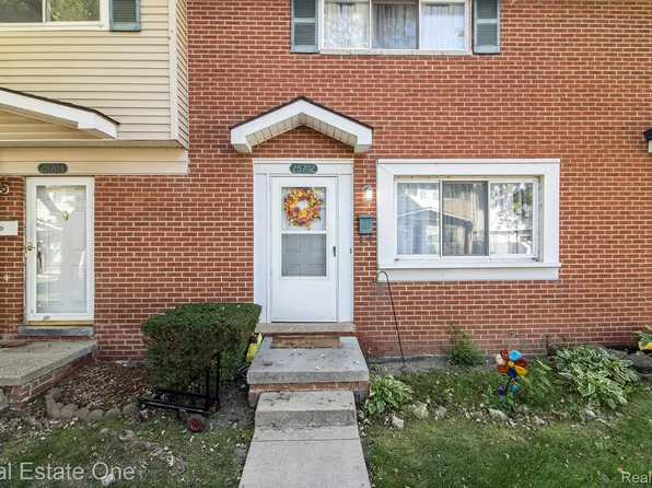 25702 Cambridge Ct, Roseville, MI 48066