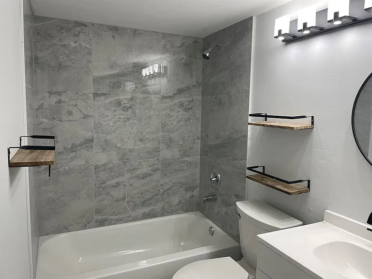 2228 White Pine Cir #B — Photo 12