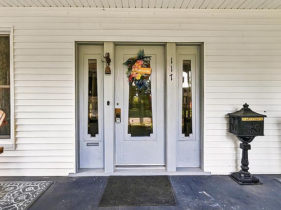 4th image of 117 W Elm St