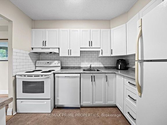 3rd image of 158 A McArthur Ave #209