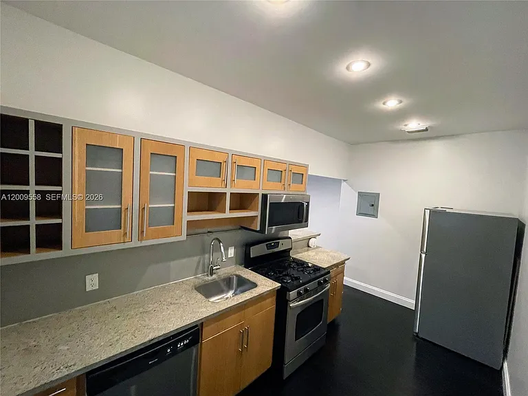 815 Euclid Ave #9 — Photo 6