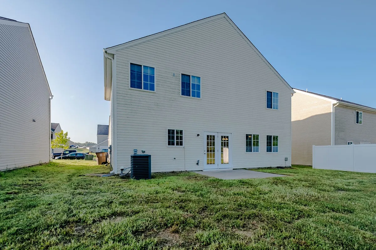 Building Photo - 703 Torbay Dr