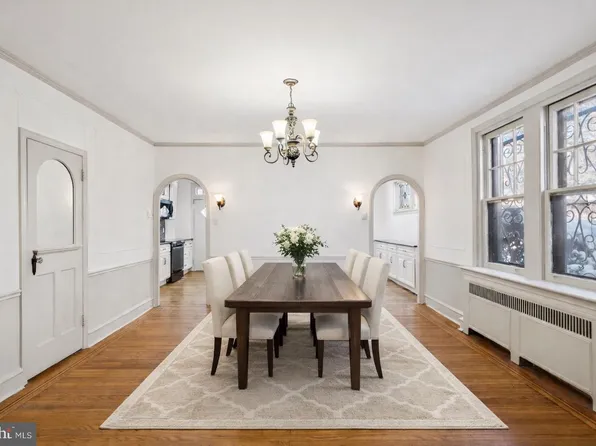 425 E Durham St, Philadelphia, PA 19119