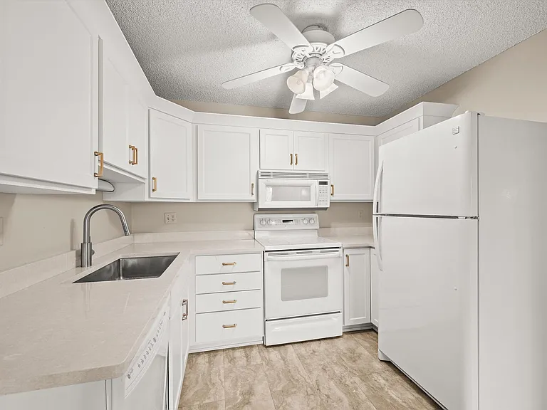 7040 E Girard Ave #309 — Photo 10