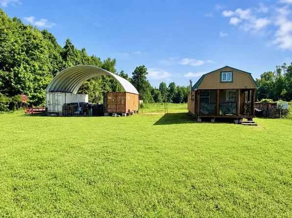 2071 Deer Creek Rd, Linden, TN 37096